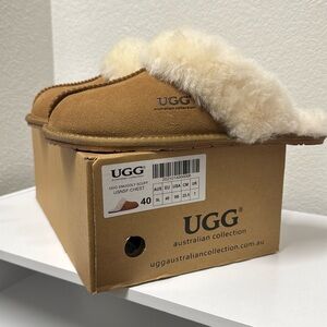 Ugg scuffette II slippers size 9